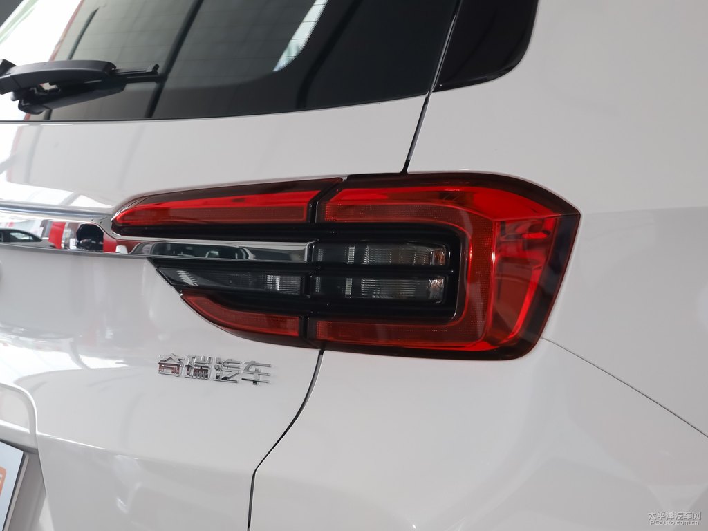 珍珠白瑞虎5x車(chē)尾外觀圖片