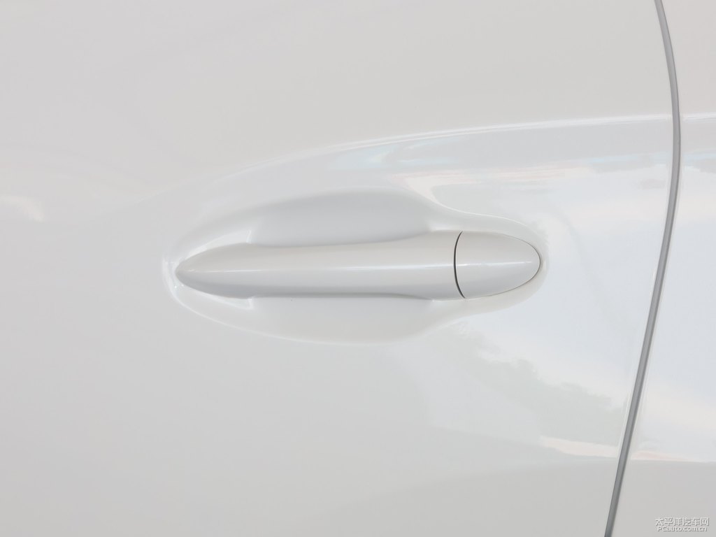 珍珠白瑞虎5x車身外觀圖片