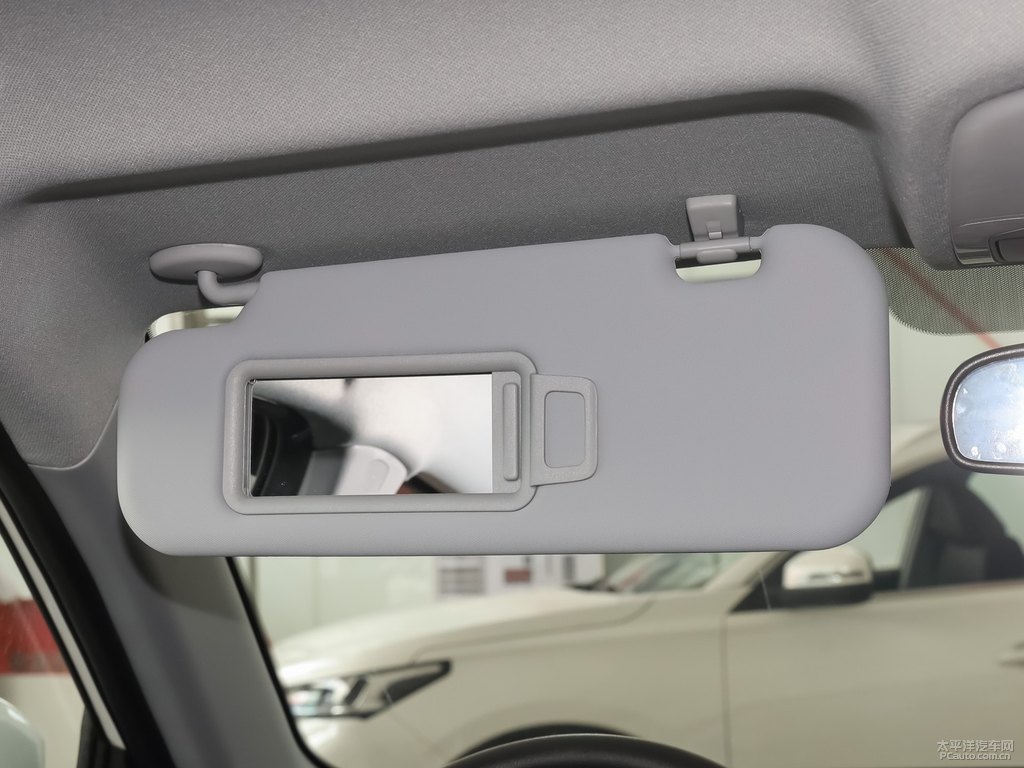 珍珠白瑞虎5x車廂內(nèi)飾圖片