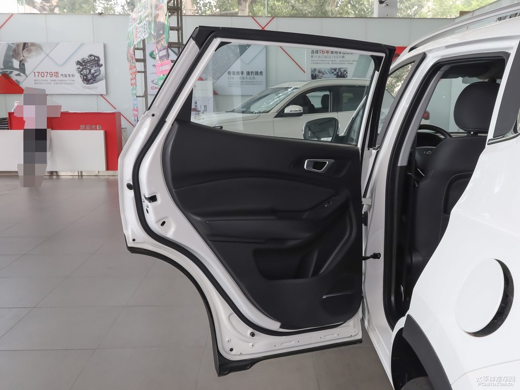 珍珠白瑞虎5x車廂內(nèi)飾圖片