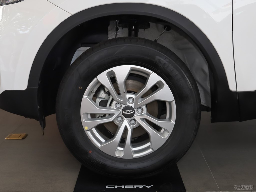 珍珠白瑞虎5x車身外觀圖片