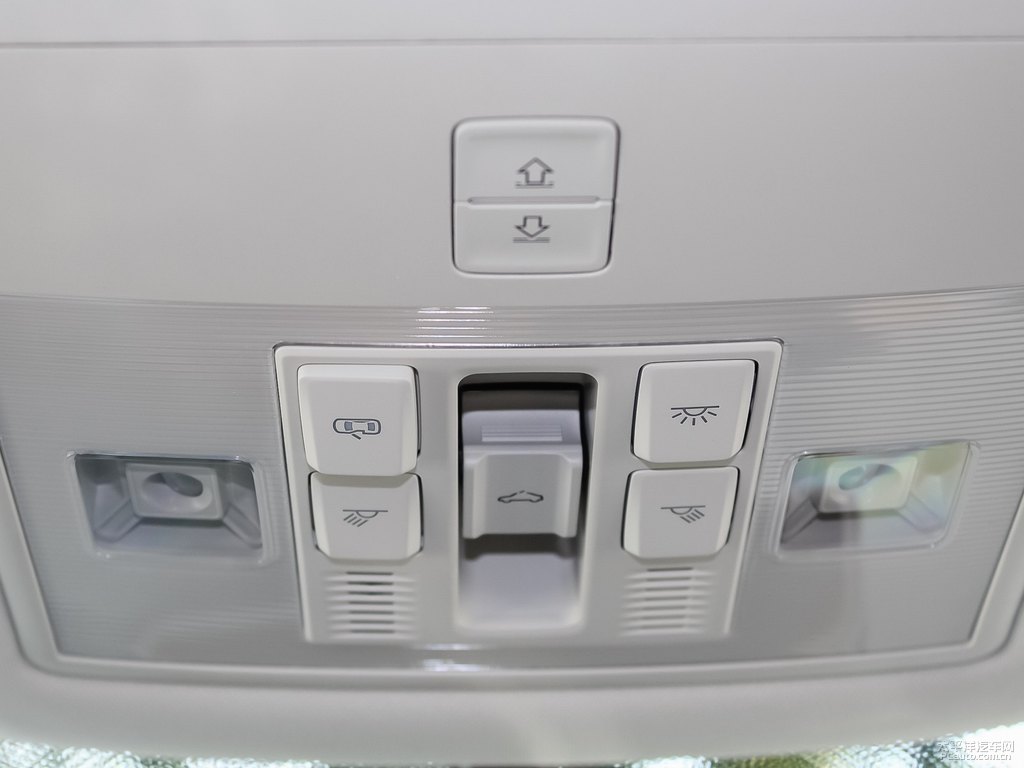 雅致白途岳車廂內(nèi)飾圖片