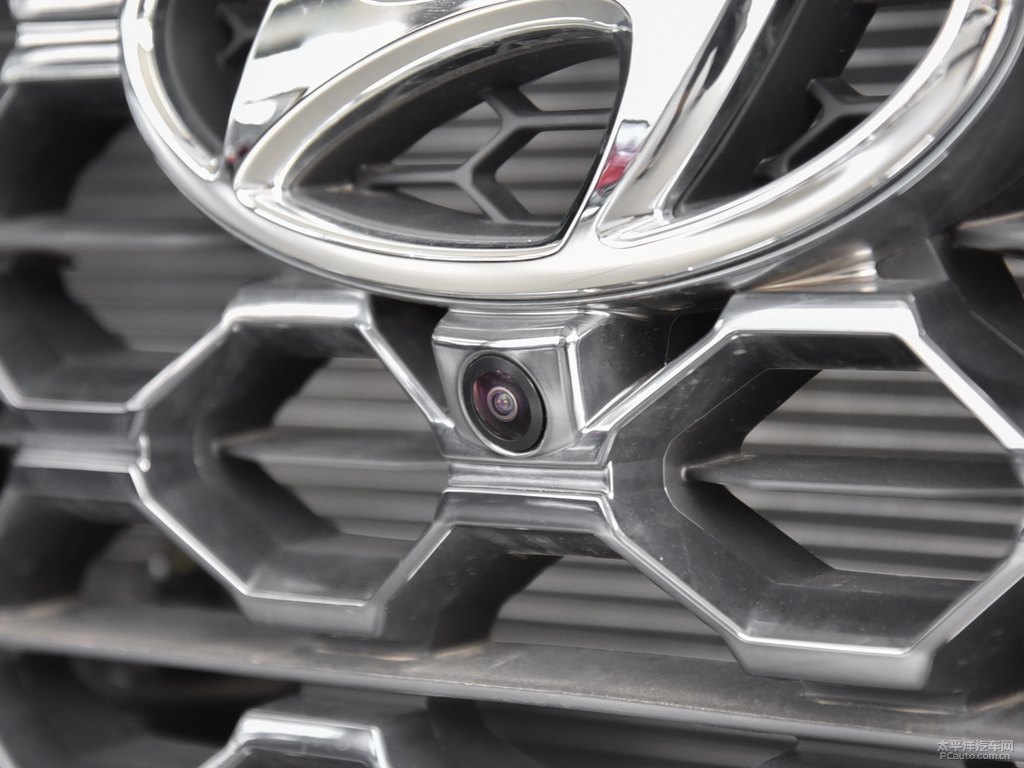 水晶白勝達(dá)車頭外觀圖片