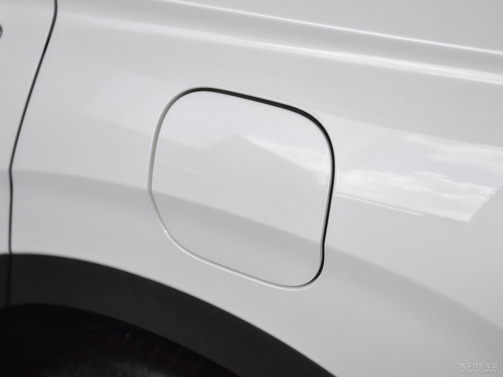 水晶白勝達(dá)車(chē)身外觀圖片