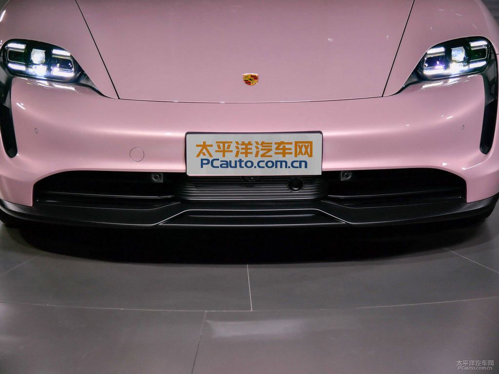 冰莓粉Taycan車頭外觀圖片