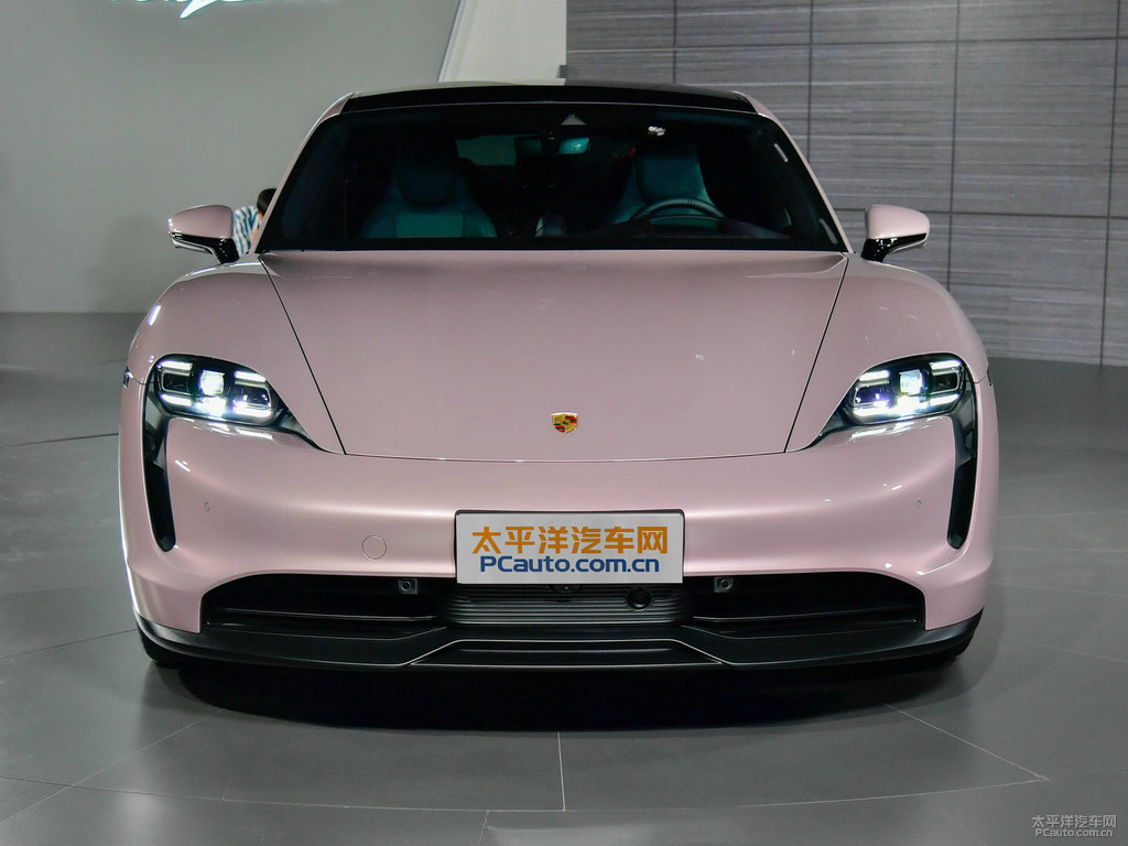 冰莓粉Taycan車(chē)頭外觀圖片