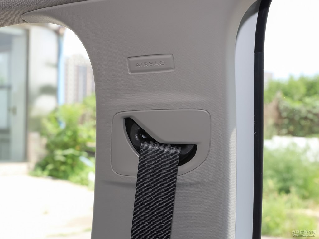珠光白標致408車廂內(nèi)飾圖片