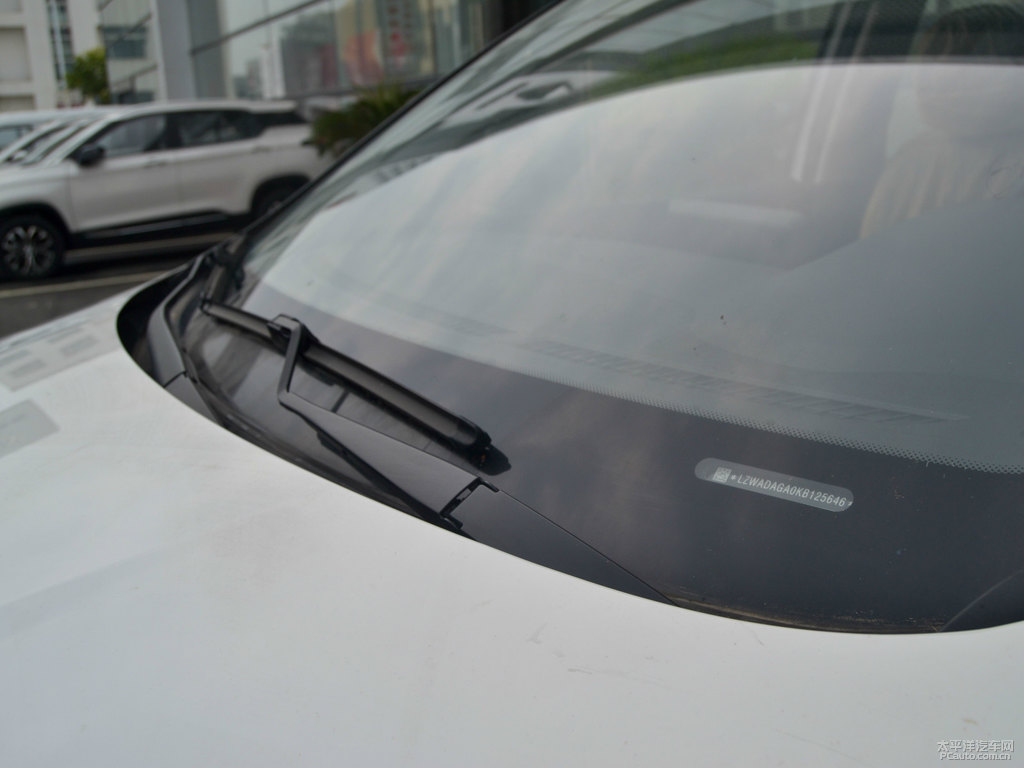 糖果白寶駿730車(chē)身外觀圖片