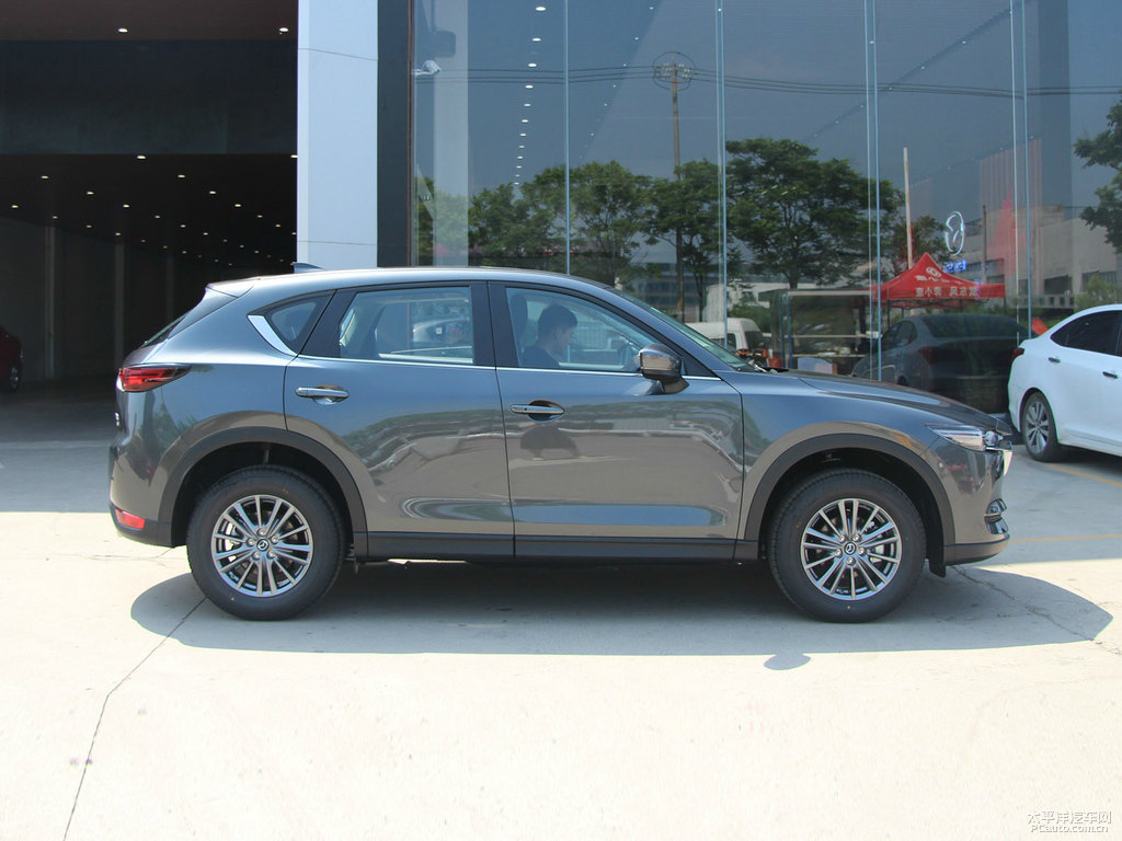 鉑鋼灰馬自達(dá)CX-5整車外觀外觀圖片