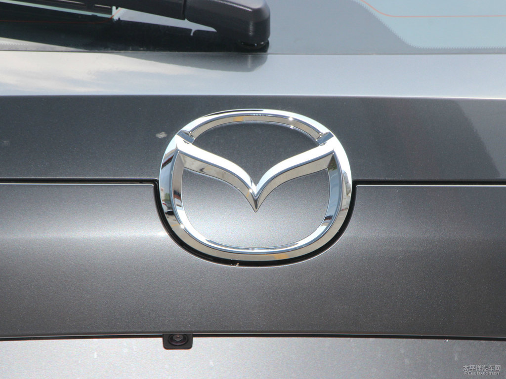 鉑鋼灰馬自達(dá)CX-5車尾外觀圖片