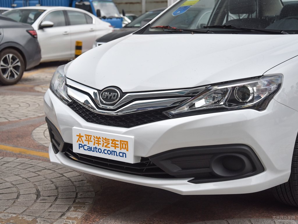 天山白比亞迪F3車頭外觀圖片