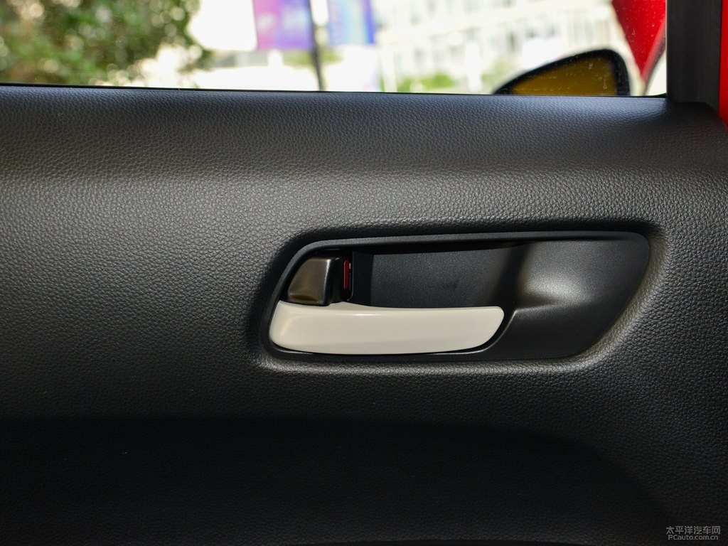 瑞麗紅飛度車廂內(nèi)飾圖片