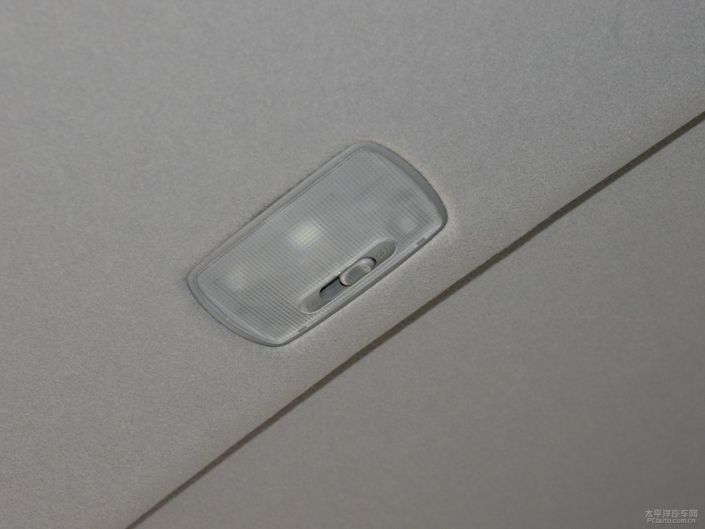 瑞麗紅飛度車廂內(nèi)飾圖片