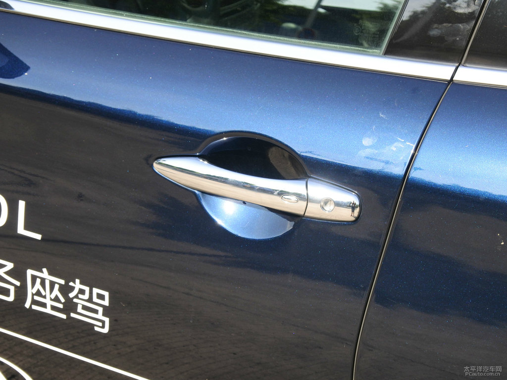 星夜藍(lán)英菲尼迪Q70L車身外觀圖片