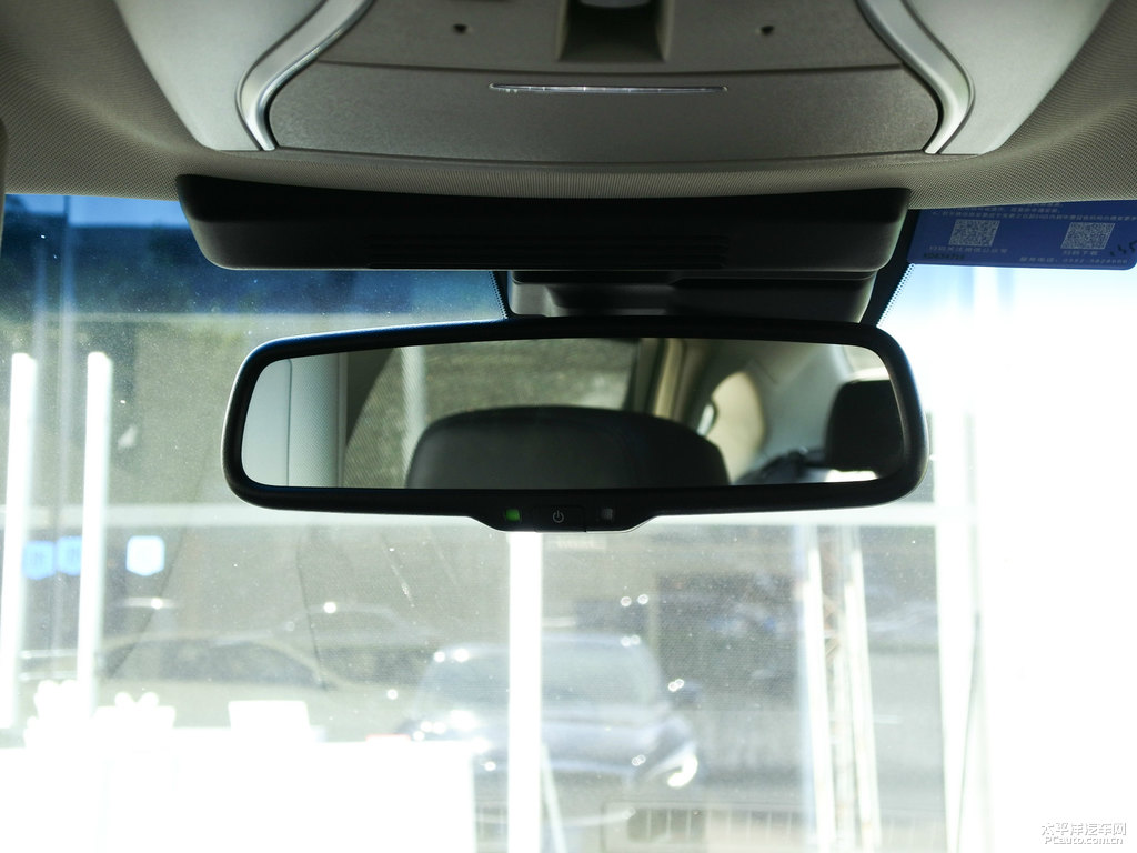 星夜藍(lán)英菲尼迪Q70L車廂內(nèi)飾圖片
