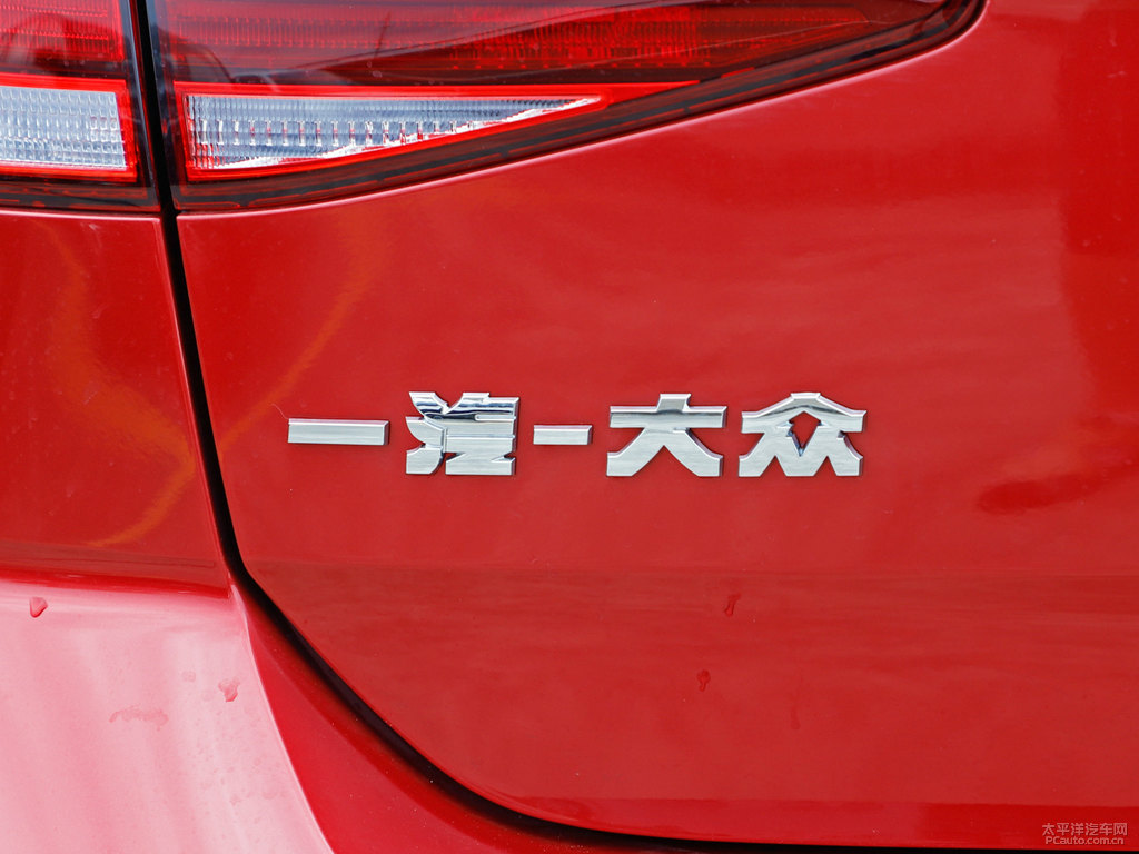 瑪雅紅高爾夫車尾外觀圖片