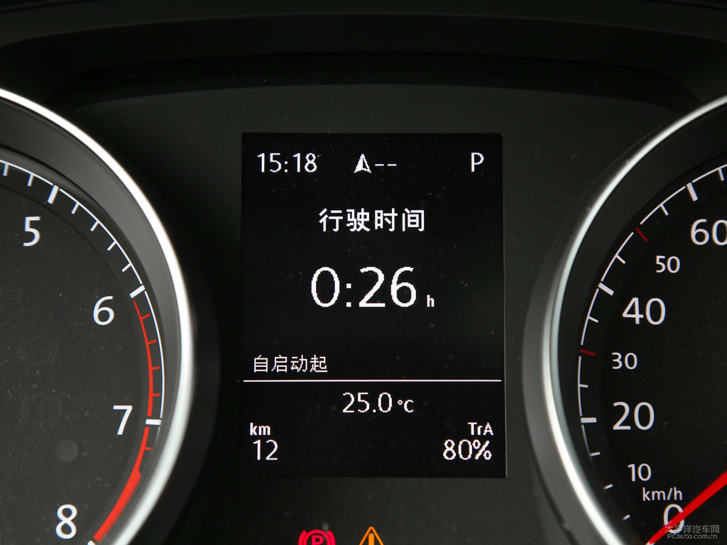 極地白高爾夫中控內(nèi)飾圖片