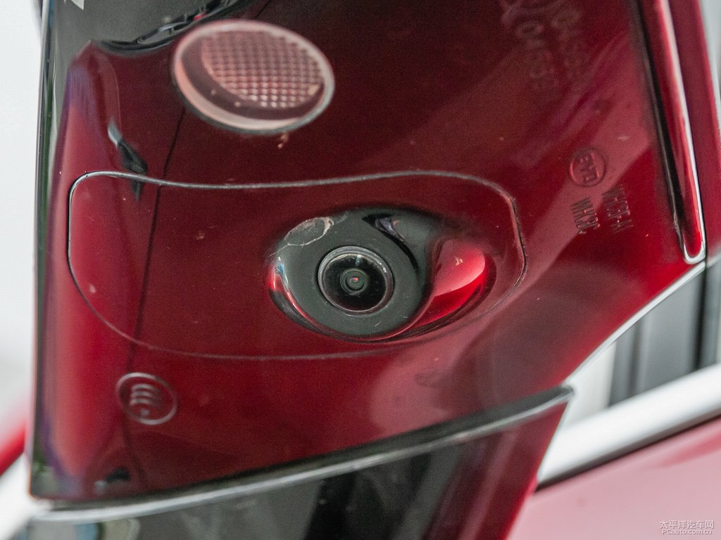 日耀紅騰勢(shì)X車身外觀圖片