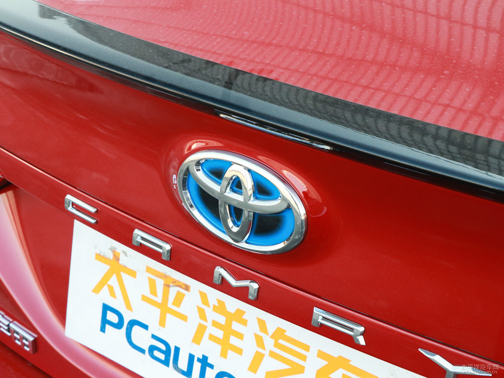 耀動紅黑雙色凱美瑞車尾外觀圖片