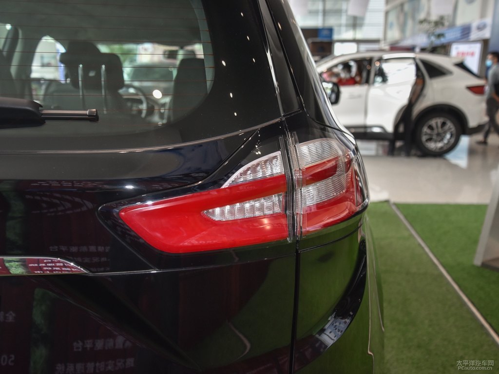 奧斯陸黑銳界L車尾外觀圖片