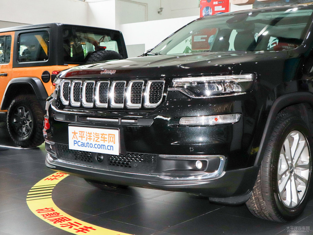 北極黑大指揮官車頭外觀圖片