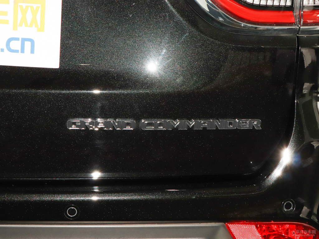 北極黑大指揮官車尾外觀圖片