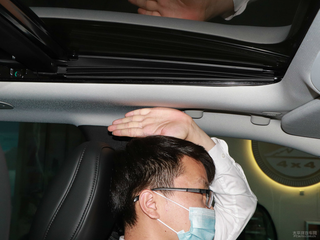 北極黑大指揮官駕乘空間空間圖片
