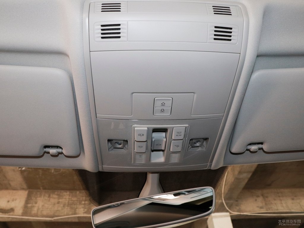 錳石黑探岳車廂內(nèi)飾圖片