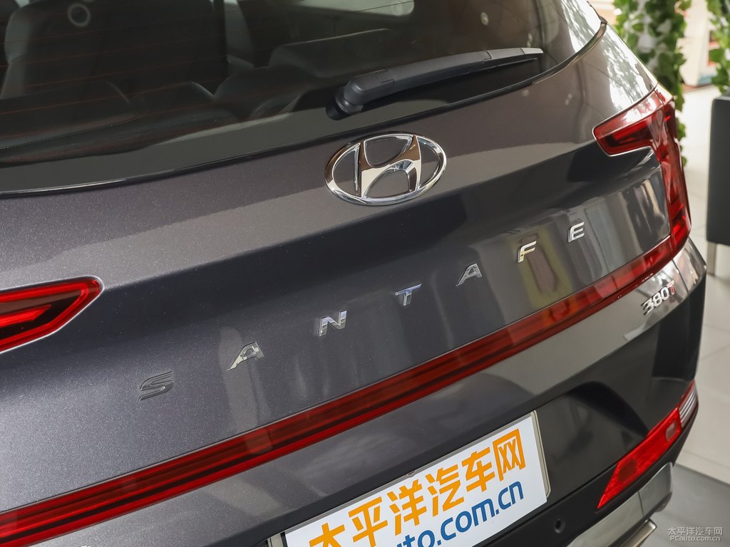 魔法灰勝達(dá)車尾外觀圖片