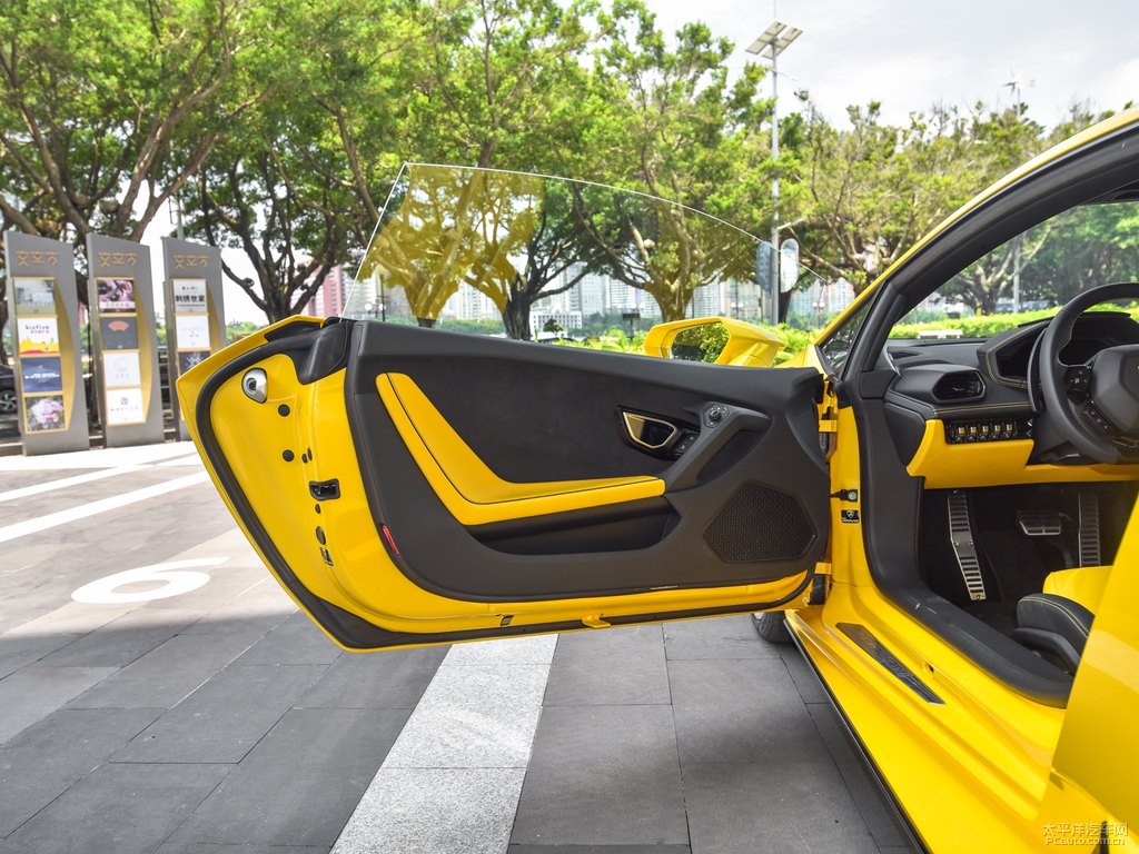 黃色Huracán車廂內(nèi)飾圖片