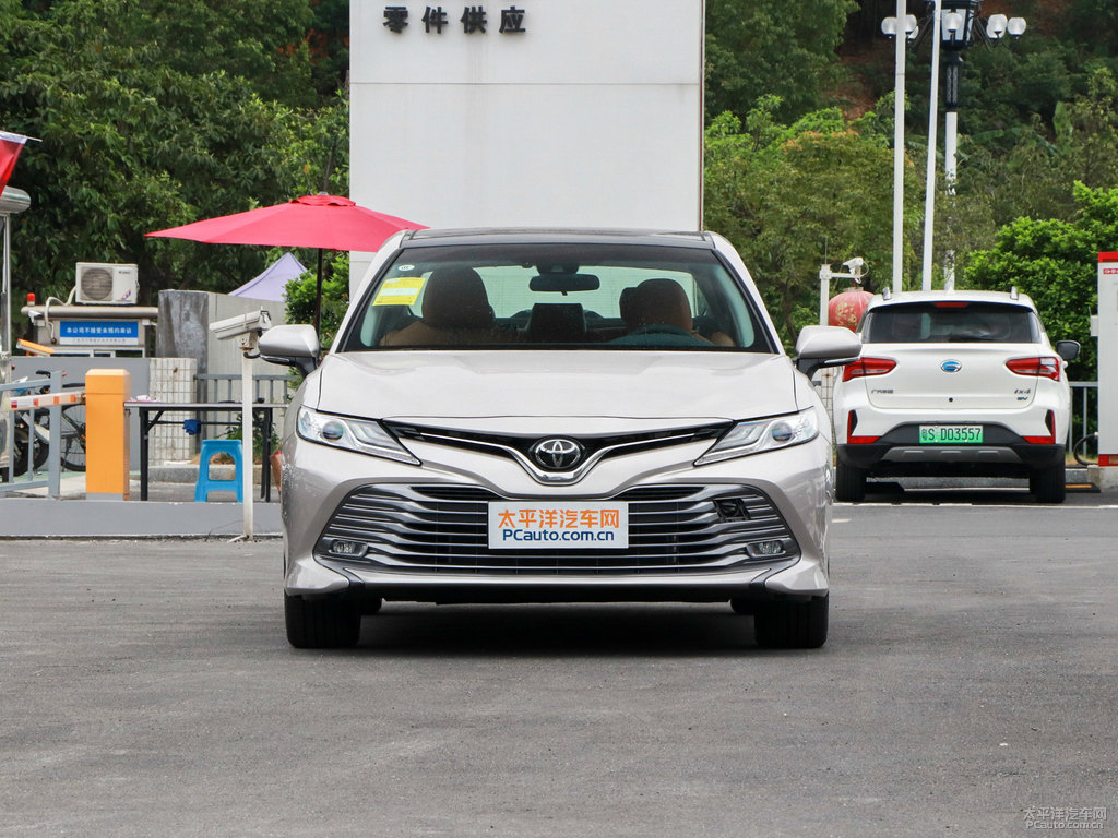 歐泊銀凱美瑞整車外觀外觀圖片