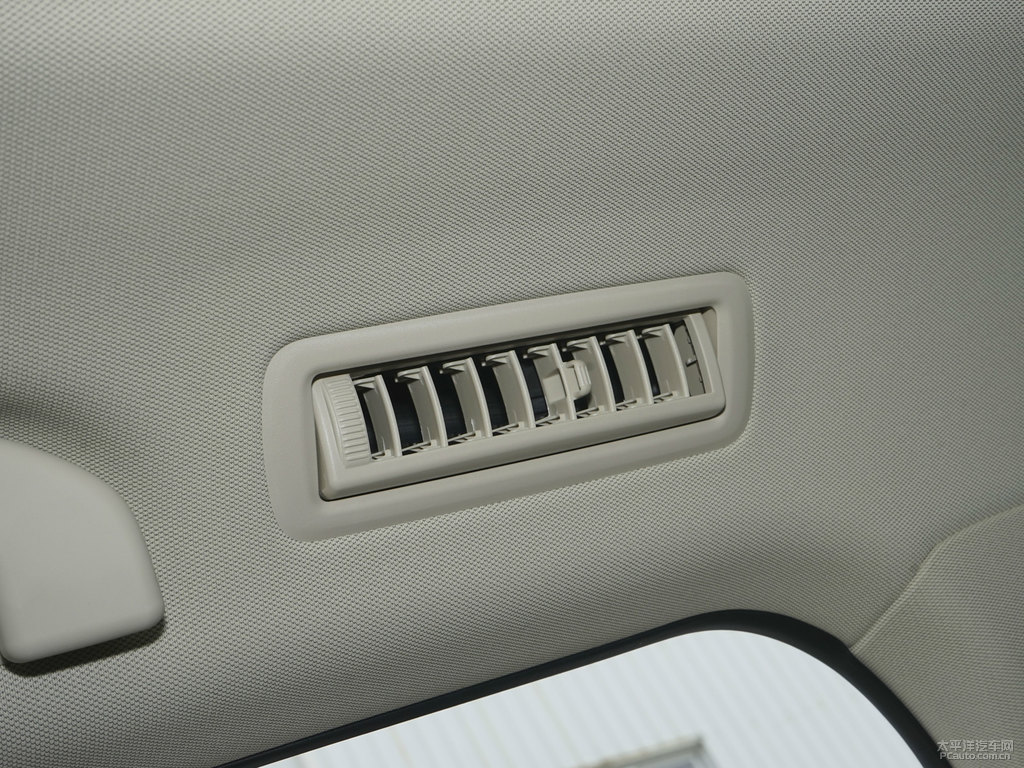 鈦澤銀唐車廂內(nèi)飾圖片