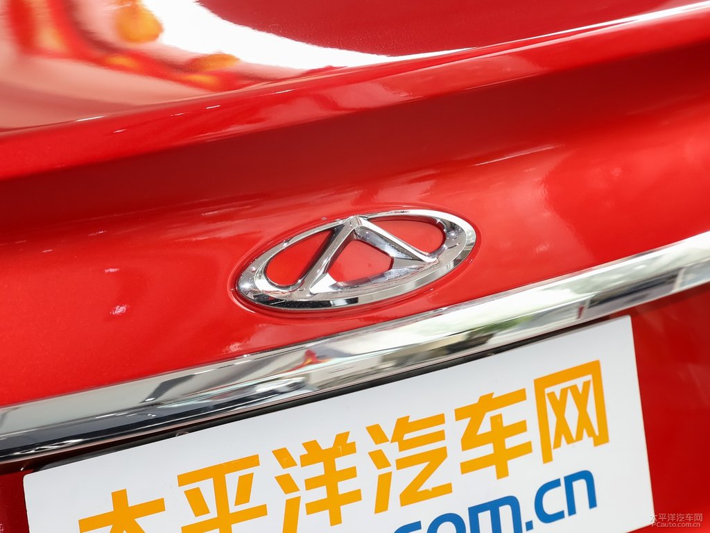 烈焰紅艾瑞澤5車尾外觀圖片