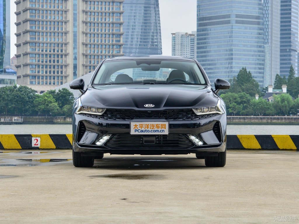 極光黑起亞K5凱酷整車外觀外觀圖片