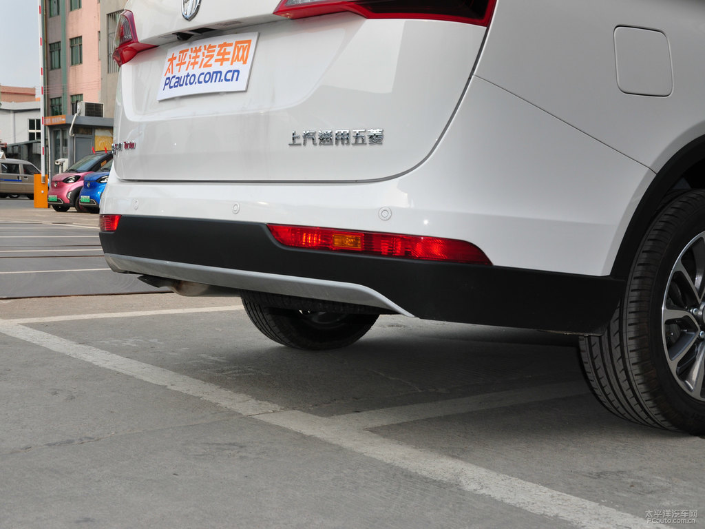 糖果白寶駿730車尾外觀圖片