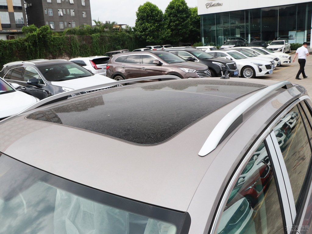 星耀金探岳車身外觀圖片