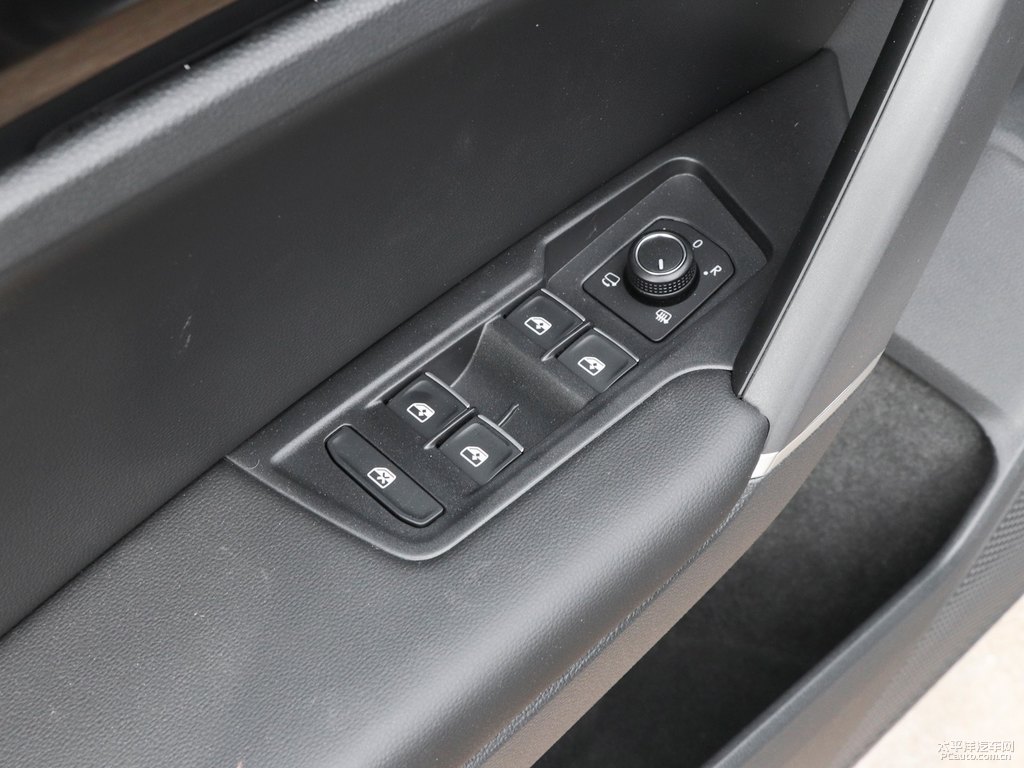 星耀金探岳車廂內(nèi)飾圖片