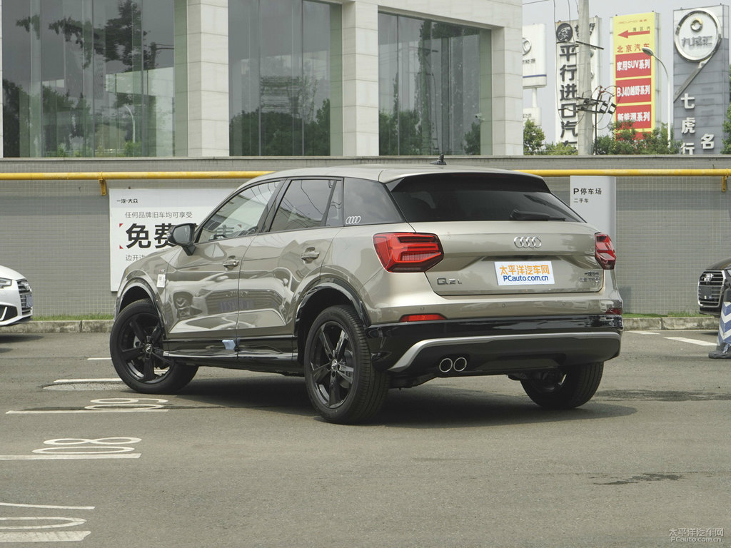 鈦金米奧迪Q2L整車外觀外觀圖片