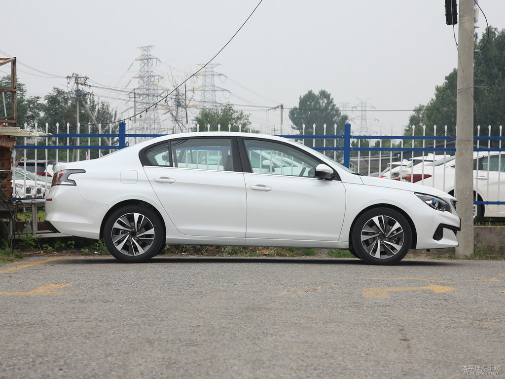 珠光白標致408整車外觀外觀圖片