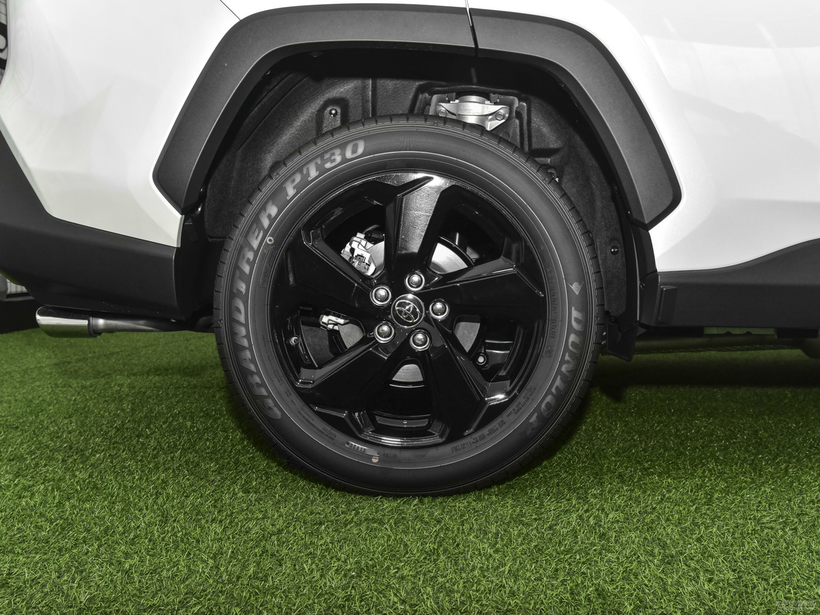 RAV4榮放外觀高清大圖