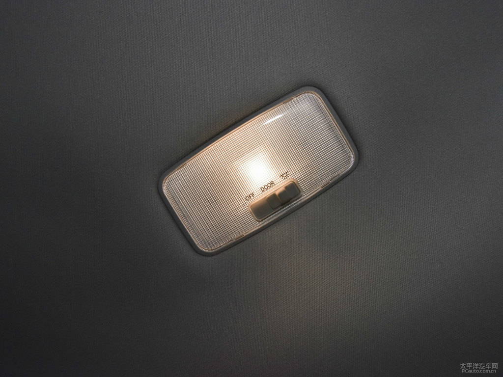 珍珠白R(shí)AV4榮放車(chē)廂內(nèi)飾圖片