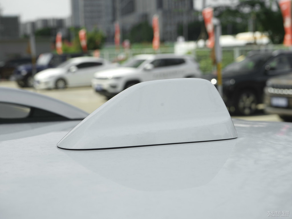 皓白自由光車(chē)身外觀圖片