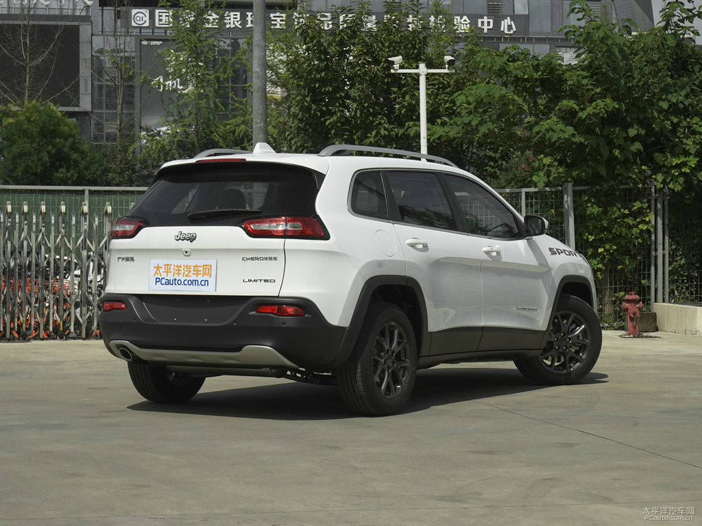 皓白自由光整車外觀外觀圖片