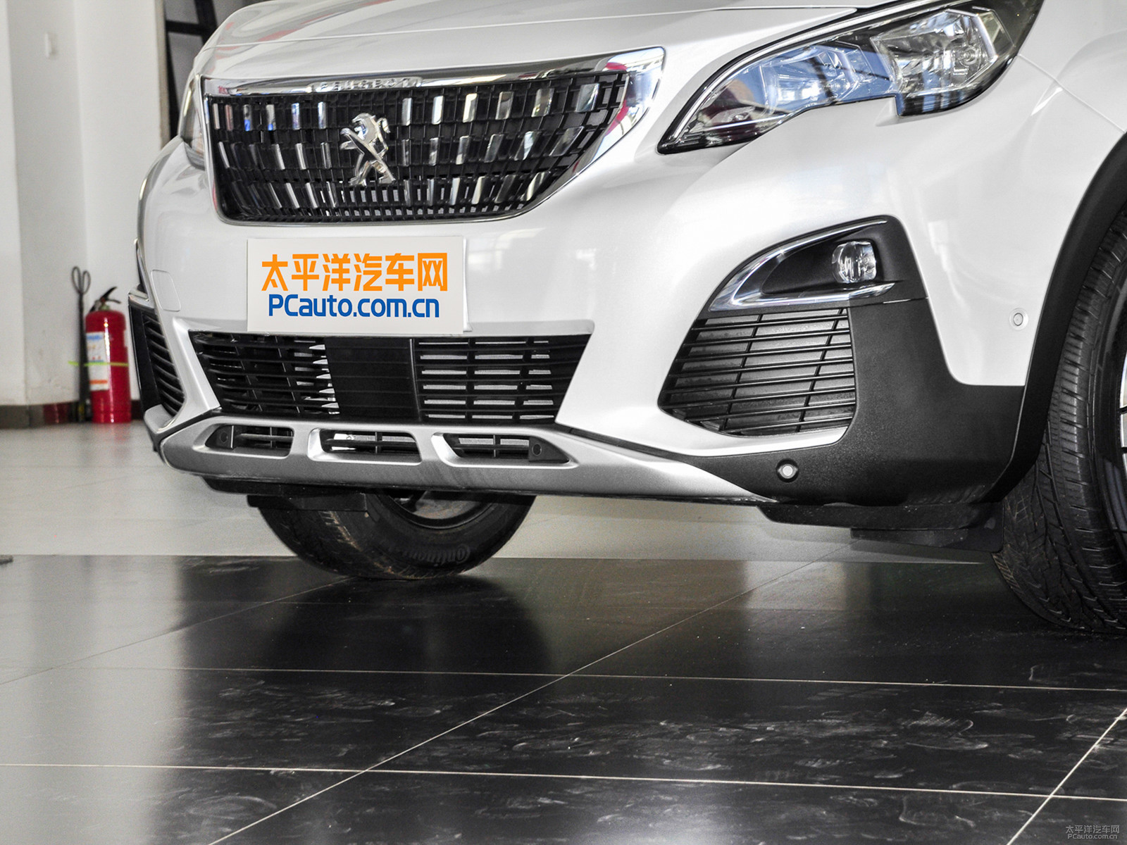 標(biāo)致4008外觀高清大圖