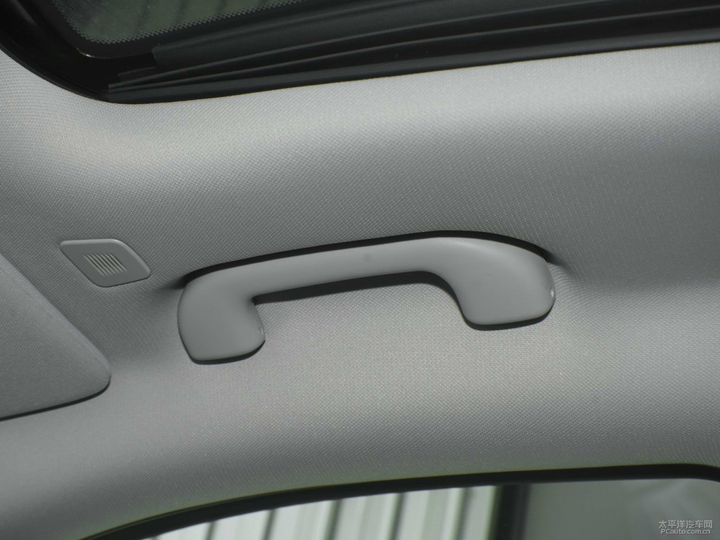 皓白自由光車廂內(nèi)飾圖片