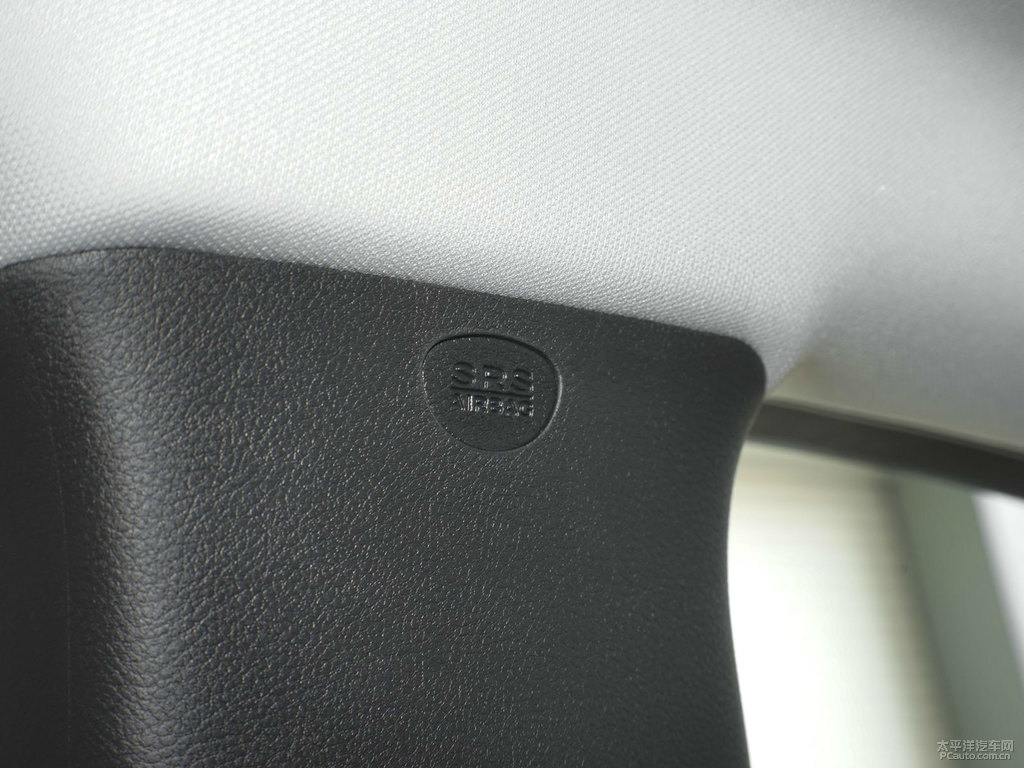 皓白自由光車廂內(nèi)飾圖片