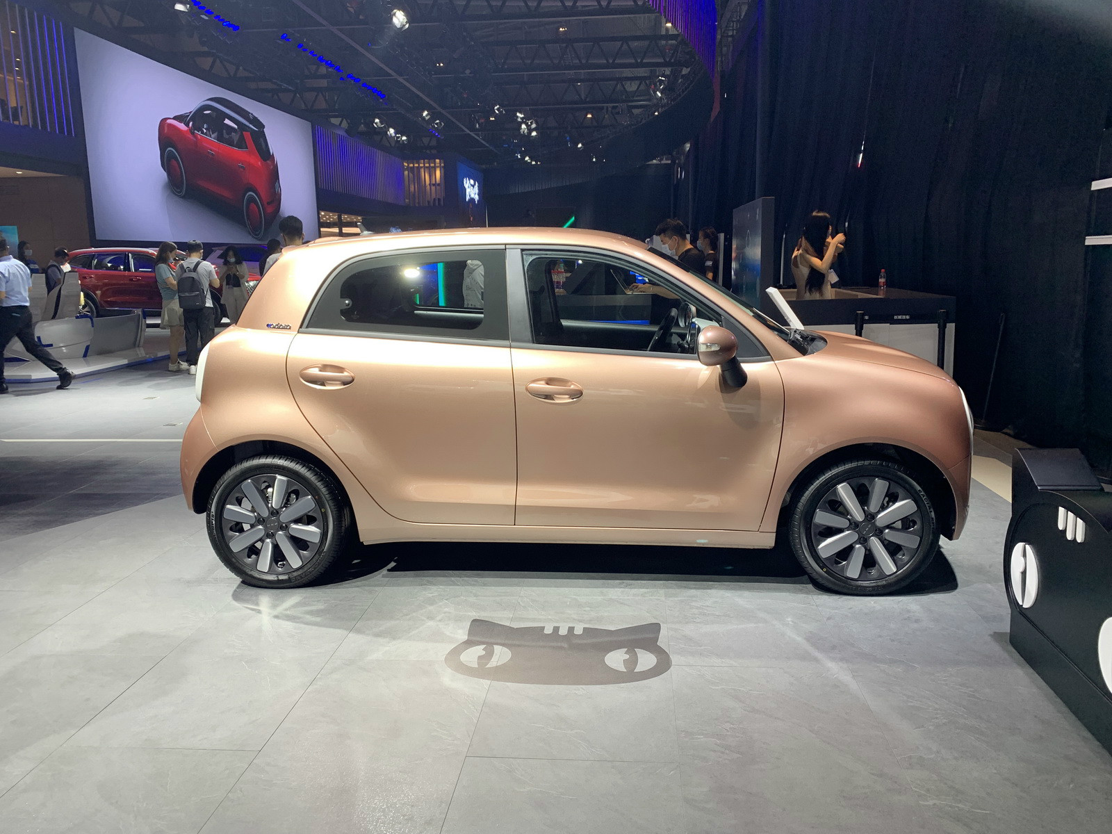 歐拉黑貓車展高清大圖
