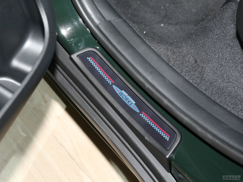 MINI JCW COUNTRYMANDƬ
