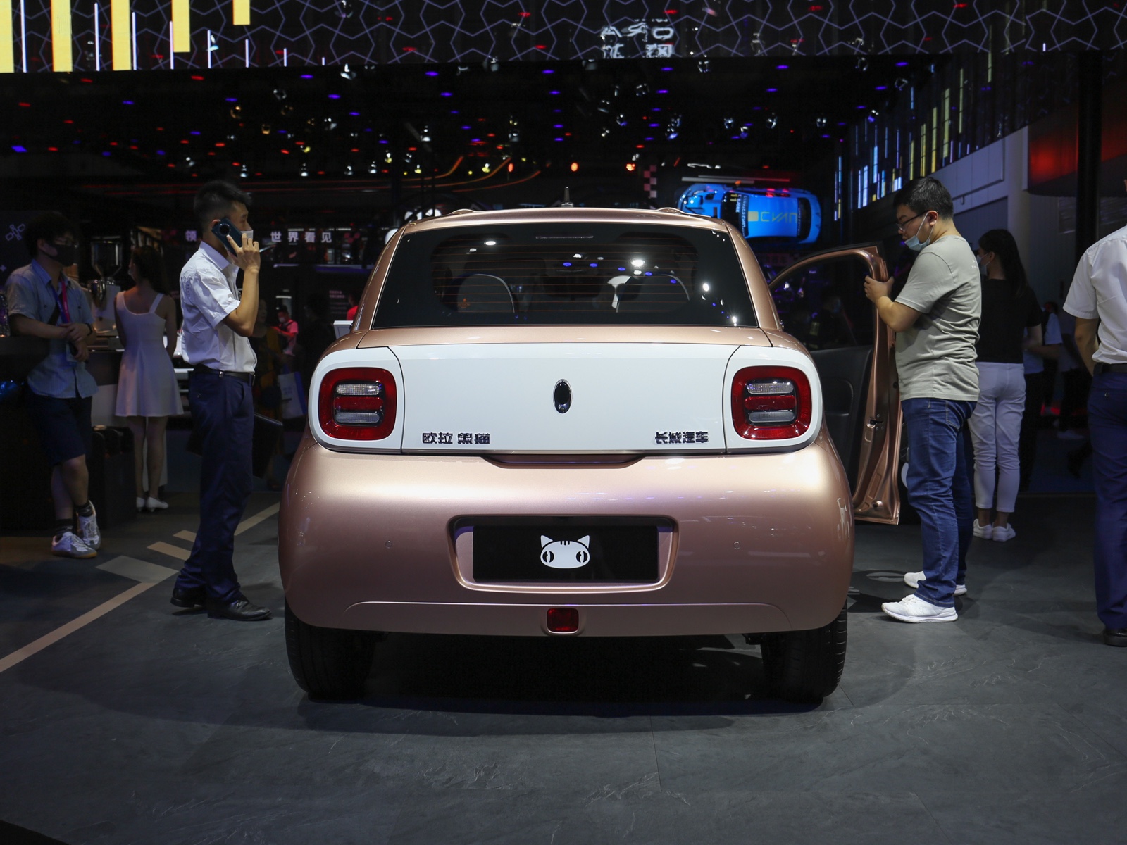歐拉黑貓車展高清大圖