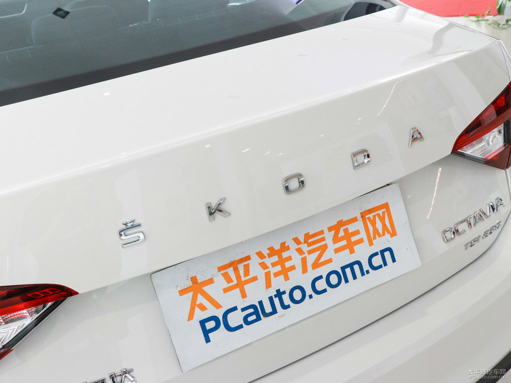 晶瑩白明銳車尾外觀圖片